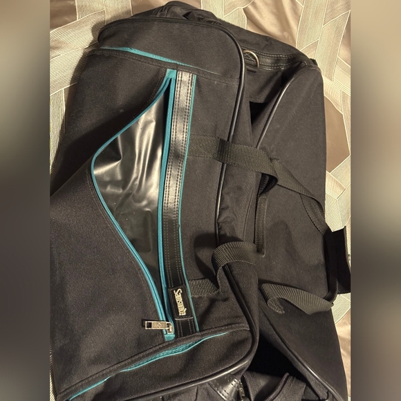 Samsonite Black Duffel Bag 24"Lx14"Wx12"H - Picture 7 of 10